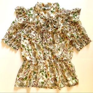 Walter Baker Floral Top Womens Medium Ruffle Tie Smocked Twee Ivory Sheer